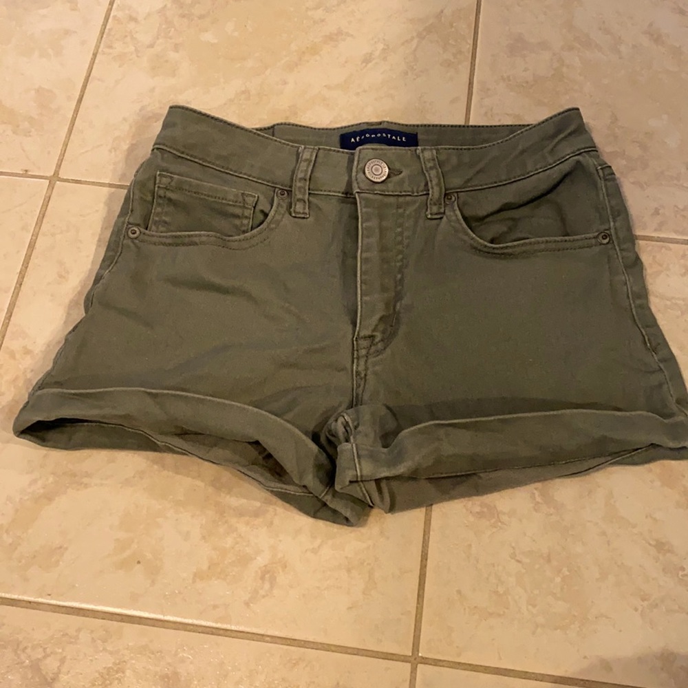 Aeropostale army green shorts. Size 4